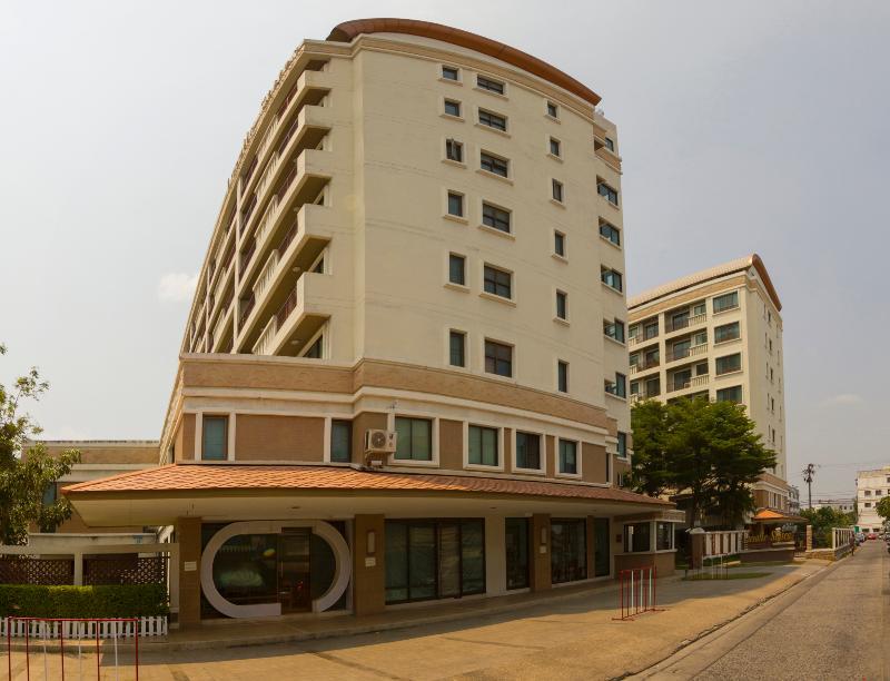 Lasalle Suites Hotel & Residence Бангкок Экстерьер фото