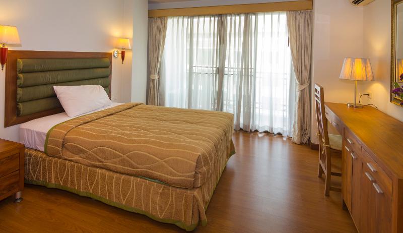Lasalle Suites Hotel & Residence Бангкок Экстерьер фото