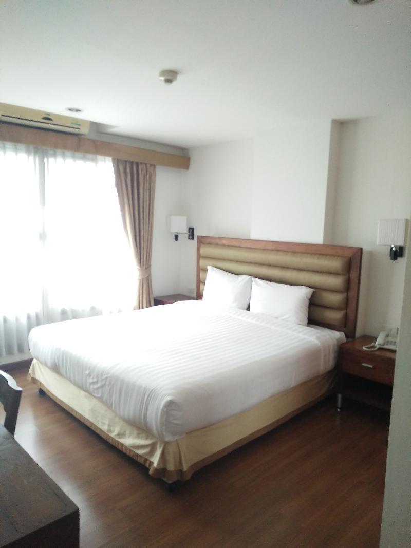 Lasalle Suites Hotel & Residence Бангкок Экстерьер фото