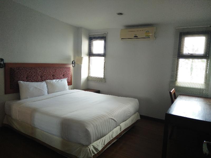 Lasalle Suites Hotel & Residence Бангкок Экстерьер фото